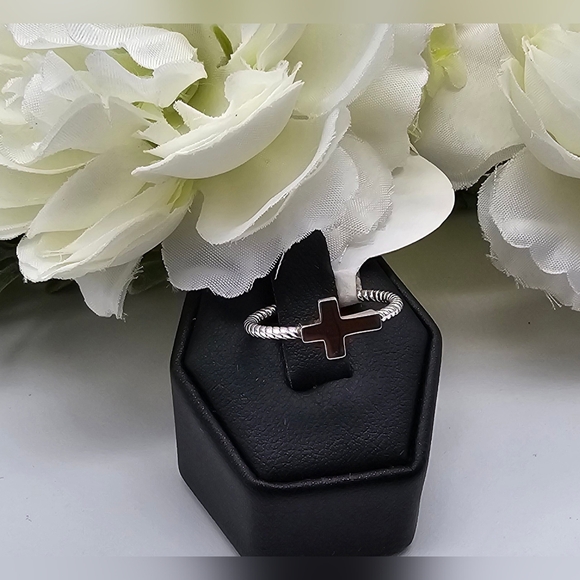 ♥️ SOLID CROSS STERLING SILVER RING - Picture 5 of 5